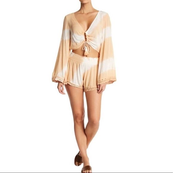 Women’s Surf Gypsy Tie Dye Front Cut Out Bell Sleeve Boho Romper EUC Size Small - Picture 1 of 9